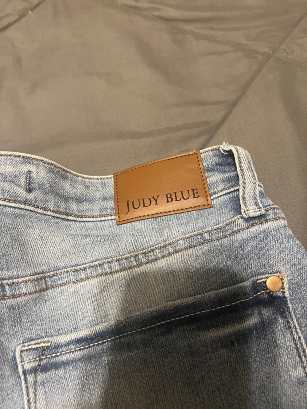 Wide-Leg Light Blue Women's Jeans - Picture 6 of 9
